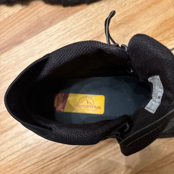 La Sportiva walking boots - Picture 4 of 4